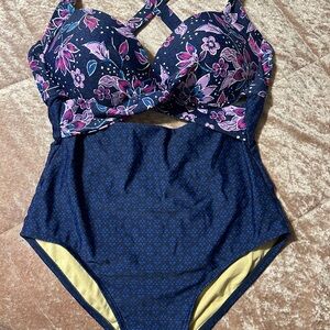 Swimsuits For All Women’s One Piece in Navy and Pink. Size 10 /Large